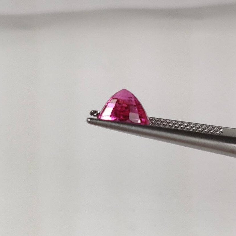 2.31 cts Natural Pink Sapphire Loose Gemstone Cushion Cut