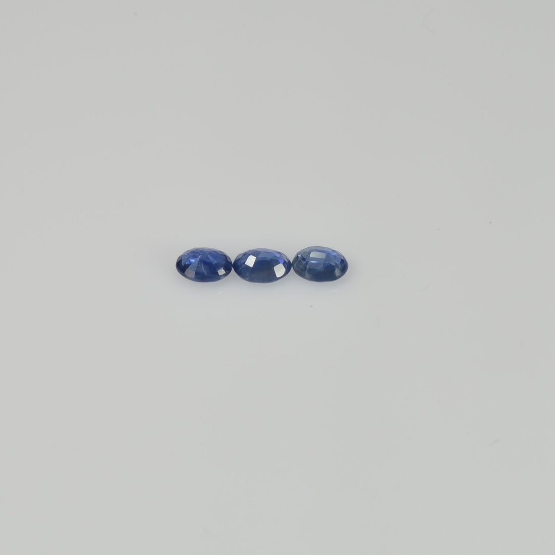 4x3 mm Natural Calibrated Blue Sapphire Loose Gemstone Oval Cut